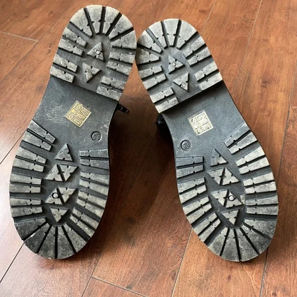 Chinese Laundry In Touch Booties - Picture 4 of 7